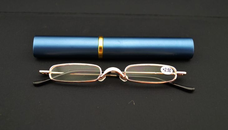 Mini tube reading glasses outlet