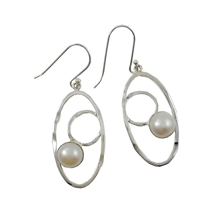 2018 Hollow Out Silver Dangle Earrings White Color Inexpensive Hollow Out Silver Dangle Earrings White Color Inexpensive Chandelier Classy Pearl Best E6110