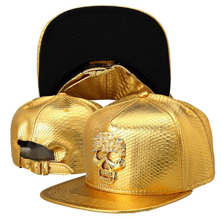 Skull and Crossbones on Red Flat Brim Hip Hop Fitted Hat Jewels Skull and Crossbones on Red Flat Brim Hip Hop Fitted Hat Jewels