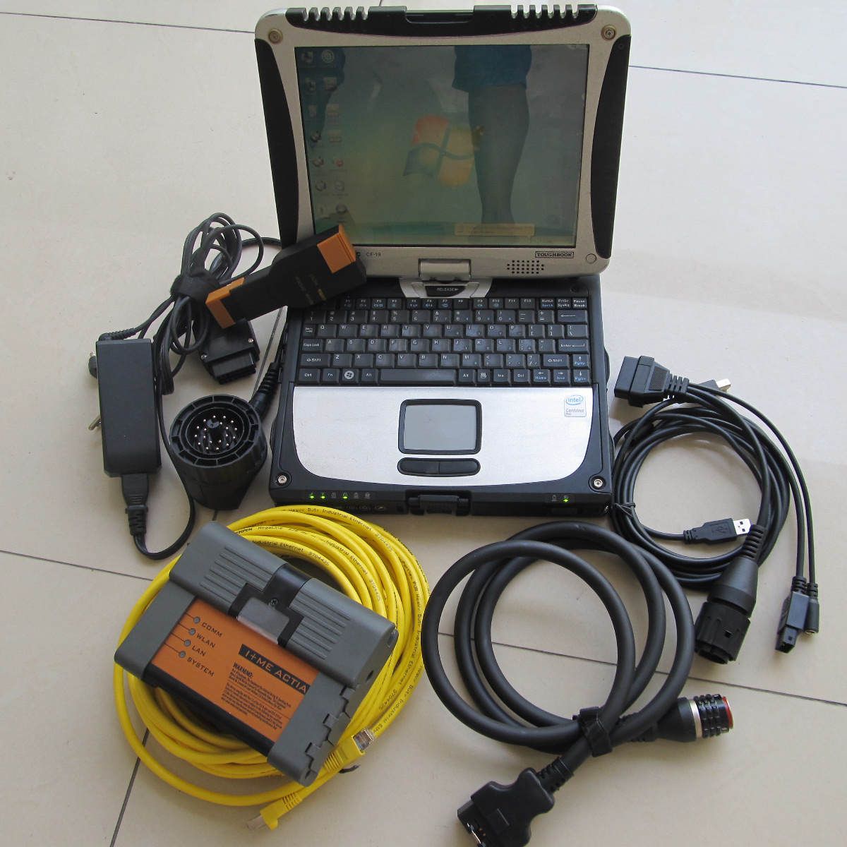 icom a2 b c avec ordinateur portable cf-19