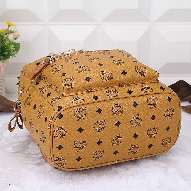 mcm bolsa with studs