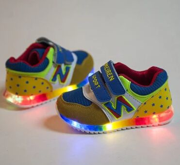 tennis shoes with lights