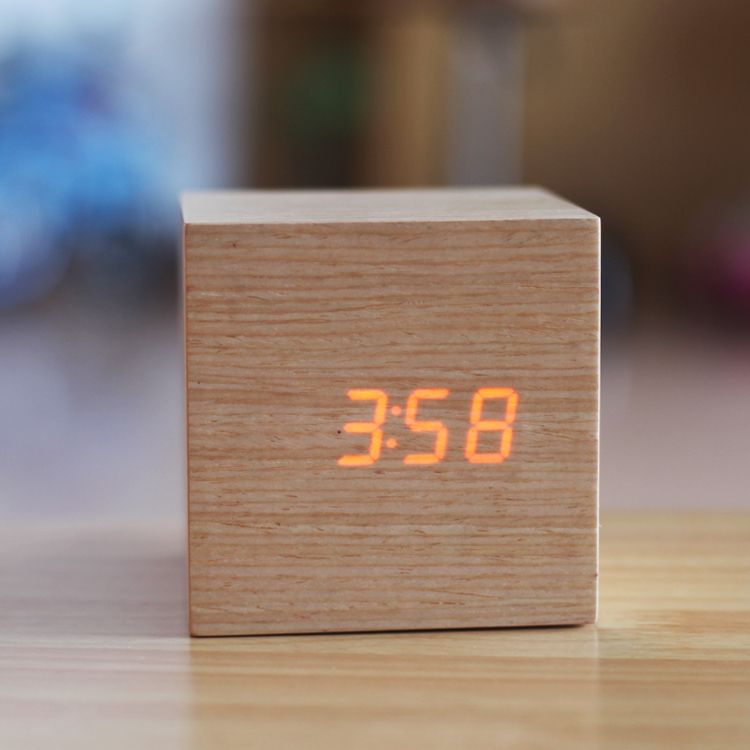 2019 Gadgets Cool Natural Wood Clocks Led Display Sound Control