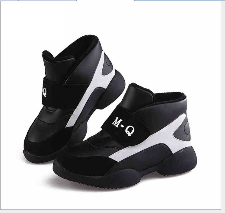 black sports shoes for kids
