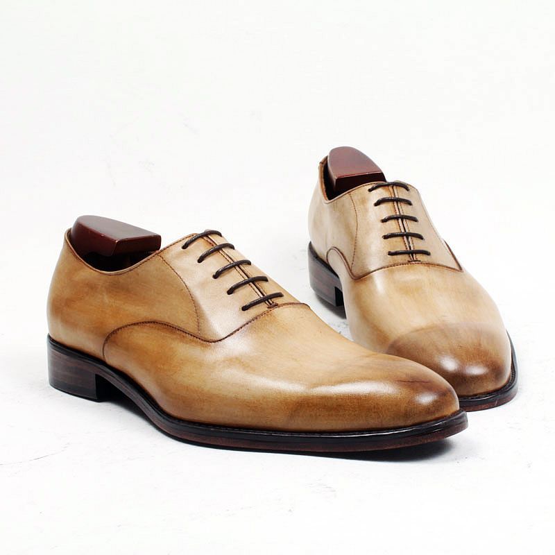 zapatos color beige hombre