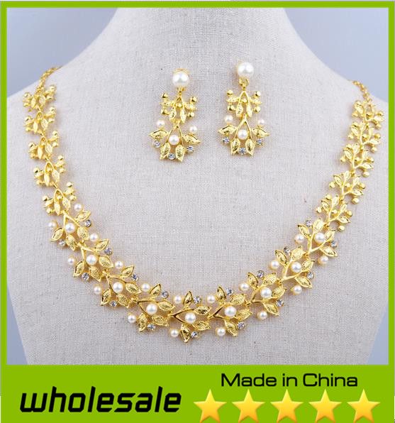 2020 New Bridal Gold Plated Pearl Diamond Necklace Earrings Set