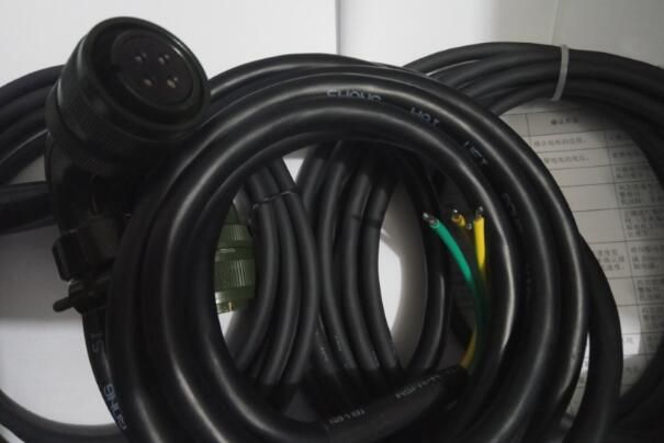 Yaskawa servo encoder cable JZSP-CMP01-03 3M NEW #7