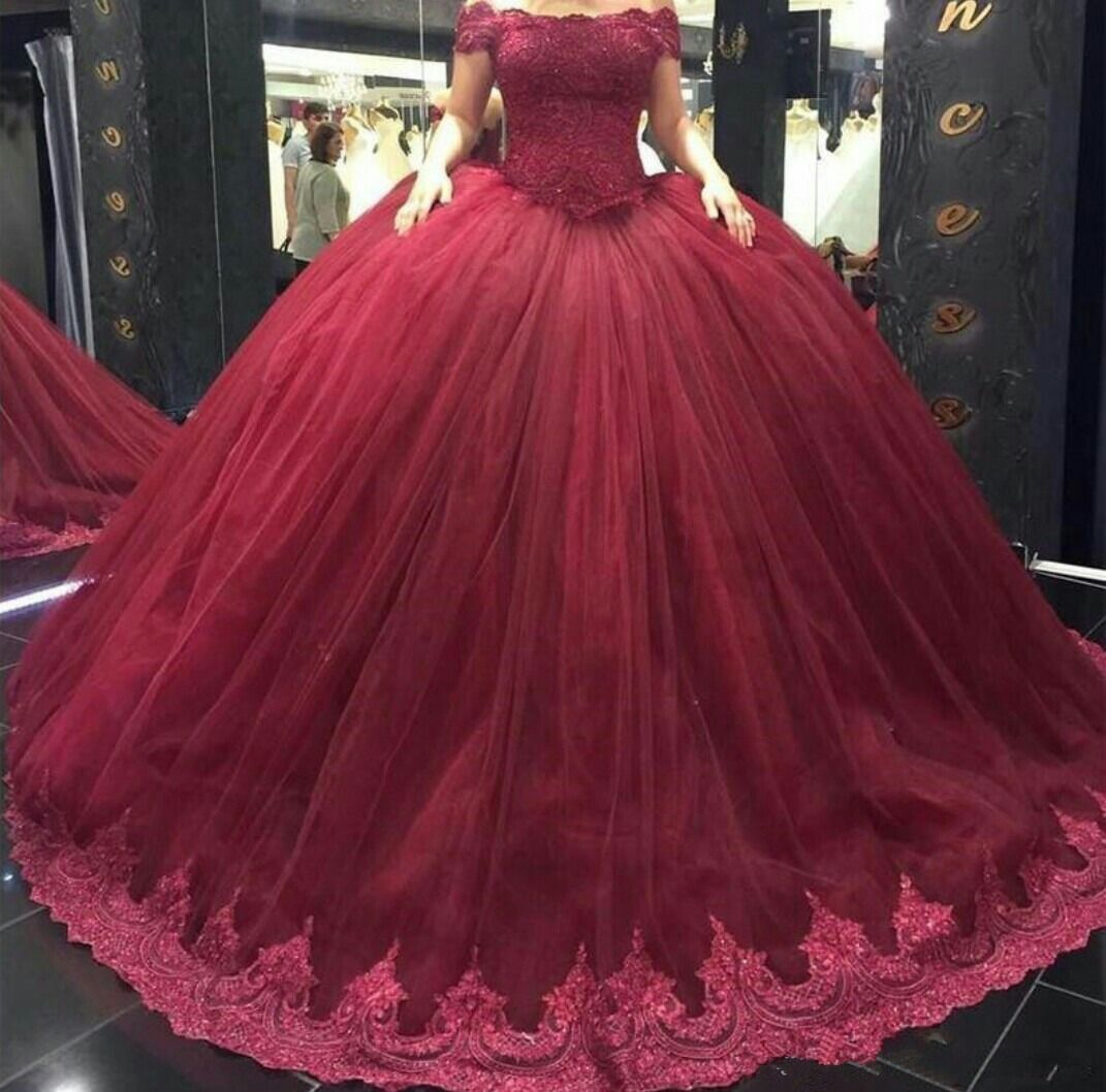 Modern Maroon Boat Neck Quinceanera Dresses With Short Sleeves Corset Top  Lace Appliques Puffy Prom Reception