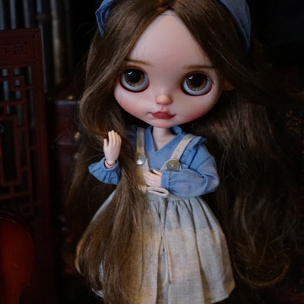 dolls with big eyes