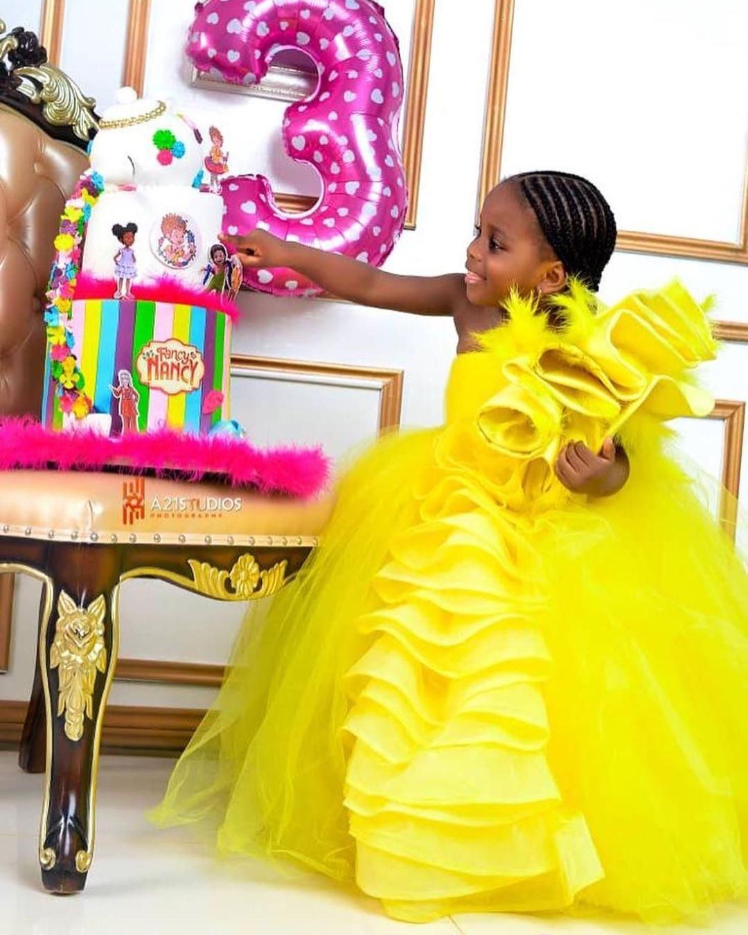Yellow One Shoulder Flower Girl Dresses Ball Gown Feather Little Girl Pageant Dresses Wedding Dresses Vintage Yellow One Shoulder Flower Girl Dresses Ball Gown Feather Little Girl Pageant Dresses Wedding Dresses Vintage