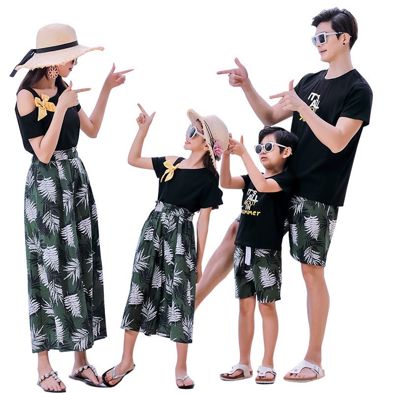 Family Outfits Clothing Summer Woman Daughter Man Son Cotton Black T Shirts Beach Pants Sets Family Look Holiday Family Holiday Looks Baby Mommy Matching Outfits From Cover3129 19 22 Dhgate Com