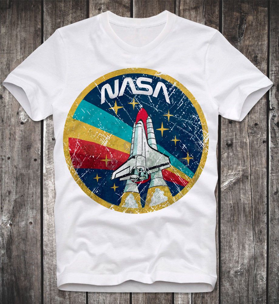 Compre Camiseta Camiseta De La NASA LOGO RETRO VINTAGE ESPACIO GEEK NERD  BIG BANG TEORÍA SHELDON Para Hombre Orgullo Camiseta Oscura A 14,05 € Del  Tongcup | Es.Dhgate.Com