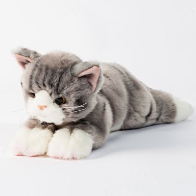 gato peluche realista