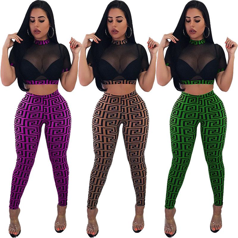 crop top leggings outfit