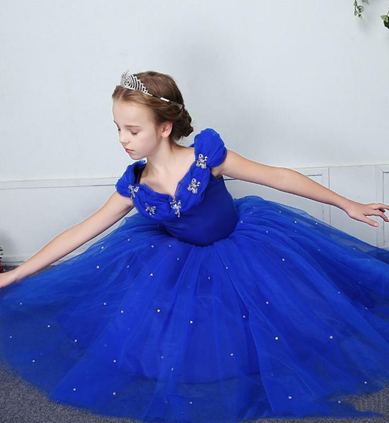 Bonitos vestidos de color azul real para niñas de flores con tul con cuentas largas Una Bonitos vestidos de color azul real para niñas de flores con tul con cuentas largas Una