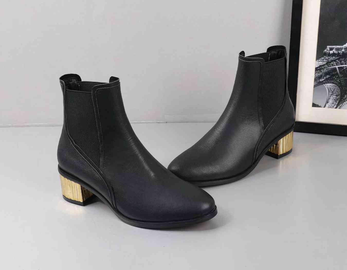 Ladies short black boots Clearance