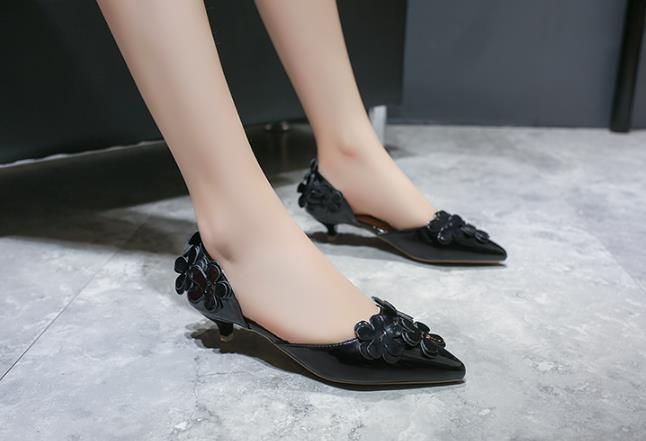 Acheter Chaussures Bout Pointu Été Le Talon Haut Des Femmes 3cm Cm Petites Chaussures À Talons Fleurs Sandales Creuses Nues Demoiselle Dhonneur Talons Bas De 19,18 € Du Cbt5588 | DHgate.Com