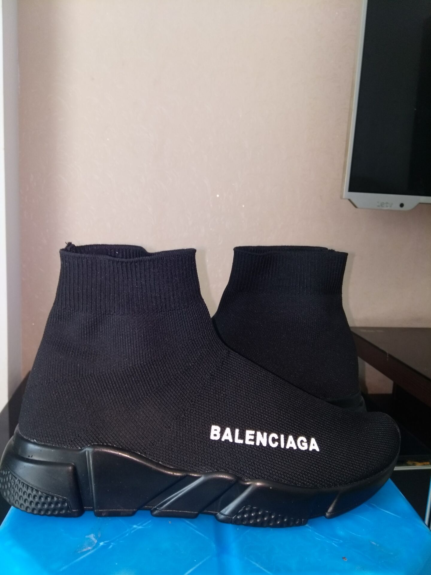 high top trainer shoes