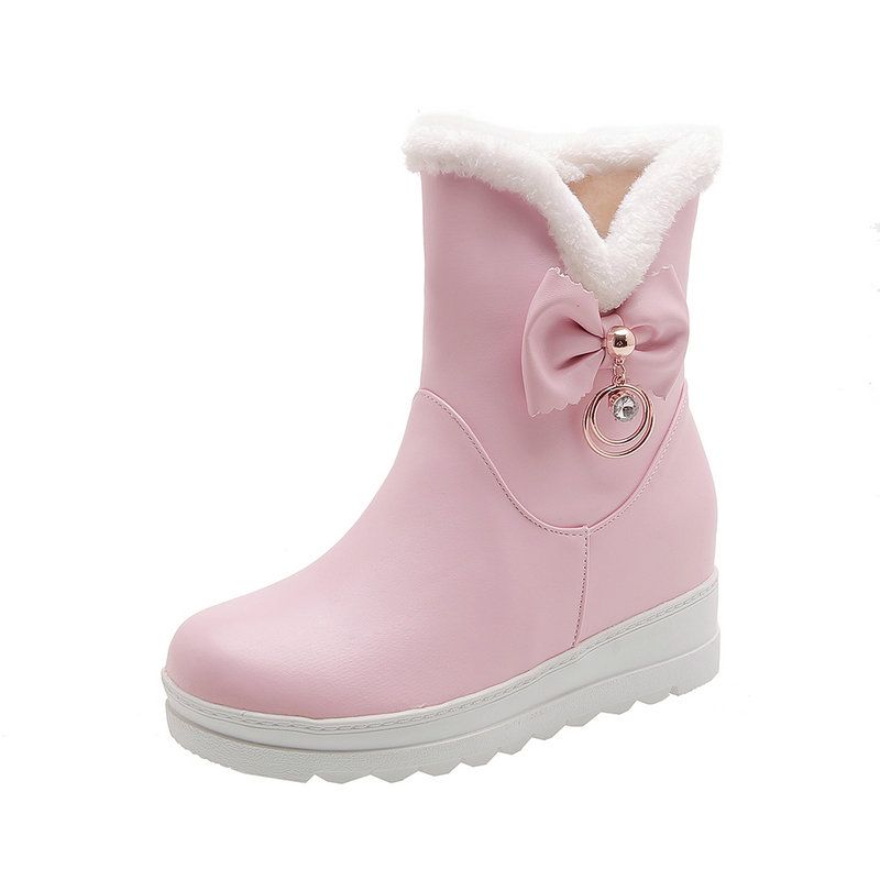 black boots with fur inside