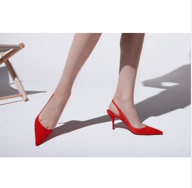escarpin semelle rouge marque