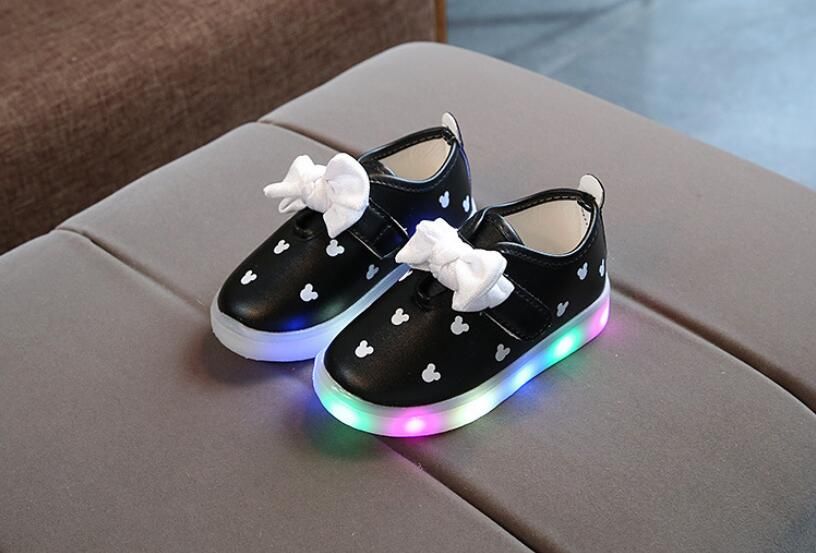 until now important charging Baby girl designer shoes LED light shoes girl bow flash soft bottom  non-slip girl baby