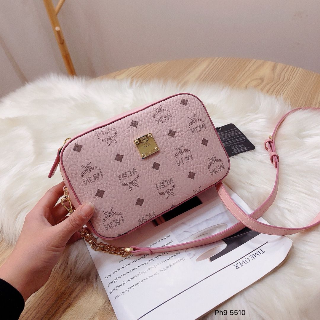 ladies handbags near me