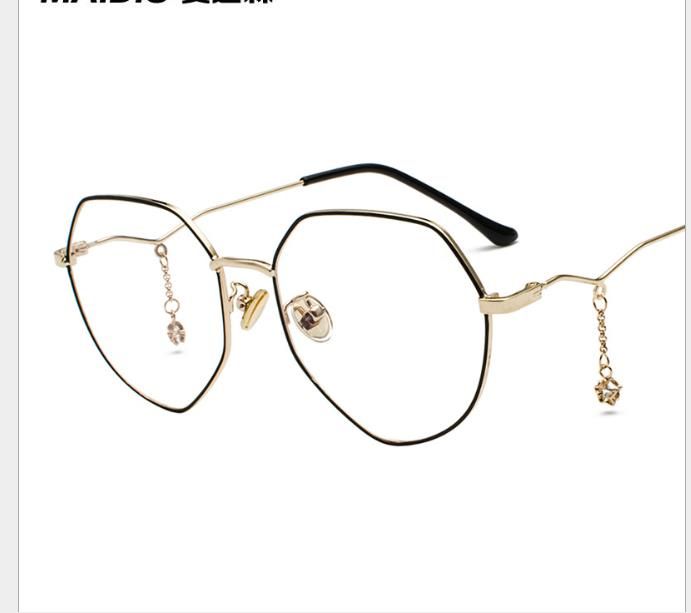 Acquistare Montatura Occhiali Poligonale E Lente Piatta Con Pendente A  Catenella. Versione Coreana Della Letteratura E Della Lente Retro Miope  Femminile Economico | Consegna Veloce E Qualità | It.Dhgate
