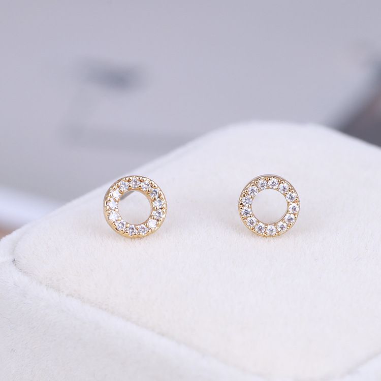 Women gold earring