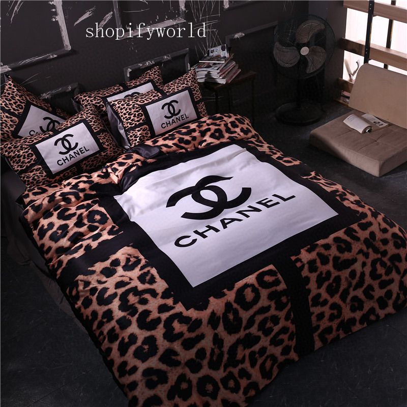 Luxury Leopard Print Bedding Set Queen Size Fashionable High End