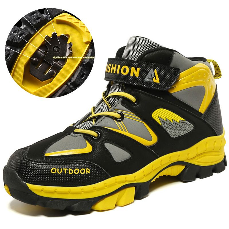 girls trekking shoes