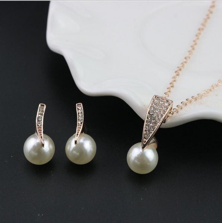 Online Gelin Taki Alisveris 2019 Gelin Taki Seti Dugun Moda Kristal Rhinestone Inci Kolye Kolye Kupe Inci Kizlar Kadinlar Nedime Parti Taki Setleri Urunleri Tl31 04 Kadar Ucuz Dhgate Com