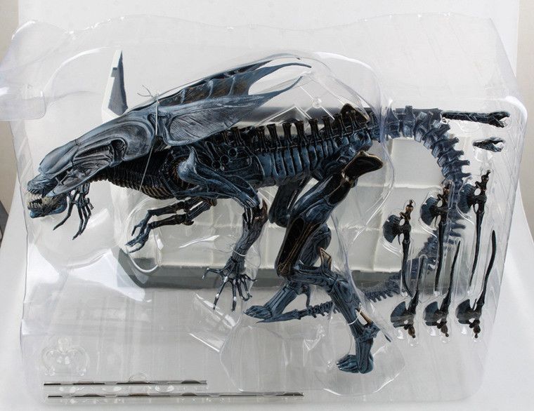 alien queen deluxe action figure