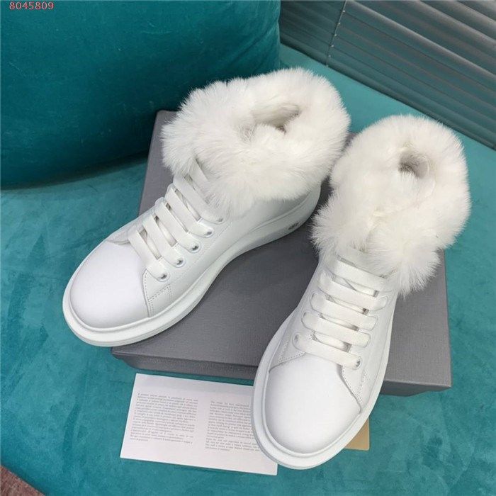 Compre Inverno Interlock Clássico Das Sapatilhas Sapatos Brancos Casuais,  Tênis De Cano Alto Com Cadarço De Fundo Plano Que São Engrossados, Conjunto  Completo De Caixa De Sapato Barato | Entrega Rápida E