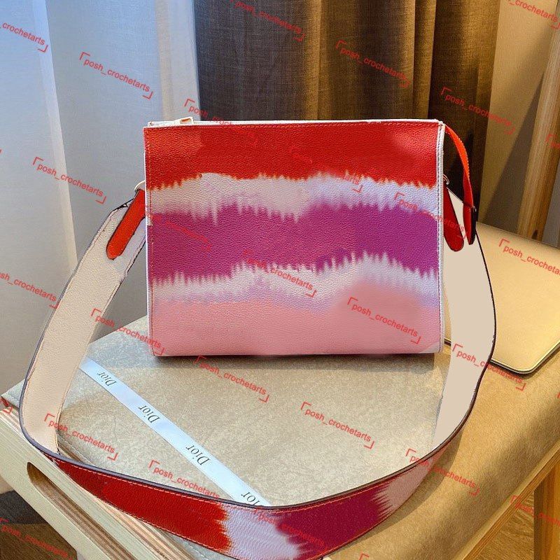 stylish toiletry bolsa