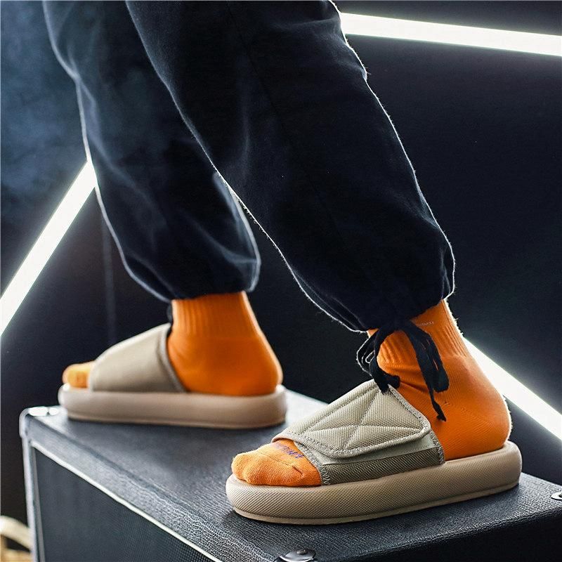 kanye west sandalias yeezy
