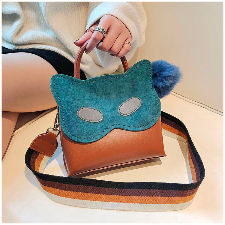 pom pom crossbody bolsa