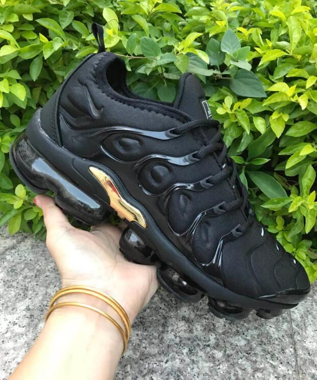 full black vapormax