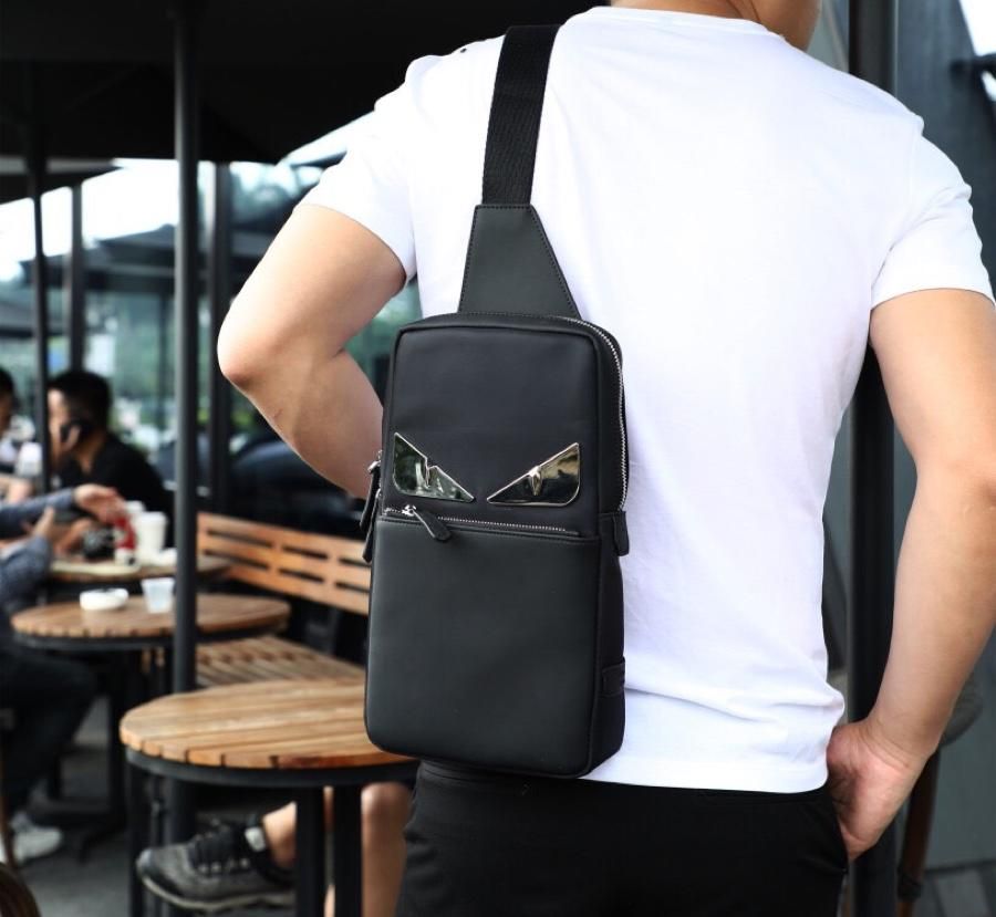 Compra Nueva Moda Crossbody Bolsos Para Hombres Simple Messenger Chest Bag  Pack Casual Bolso Masculino Nylon Impermeable Sola Correa De Hombro 6058  30x17x6 Cm Barato | Entrega Rápida Y Calidad | Es.Dhgate