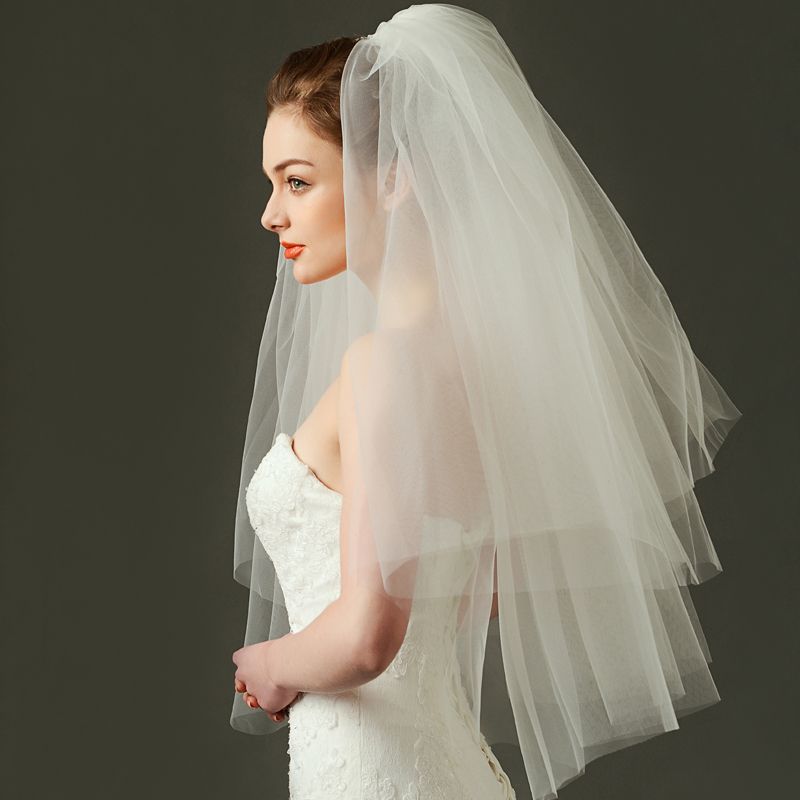 White Ivory Two Layers Bridal Veils Ribbon Edge Wedding Simple Two Layers Short Women Veils With Comb,Beige
