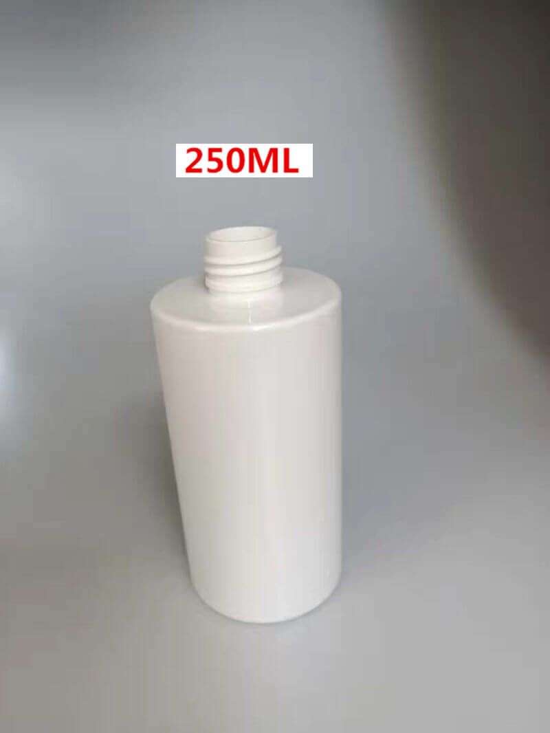 NON. 12 récipients en PET de 250 ml,