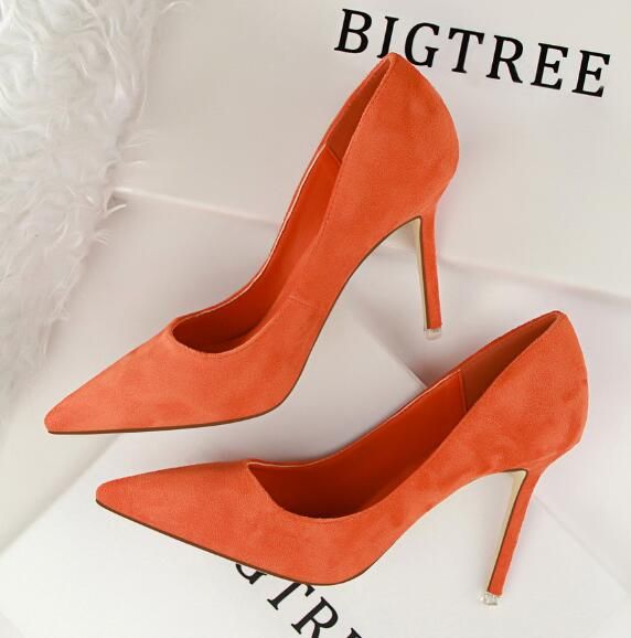 orange dress black heels