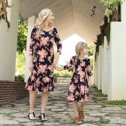 mother daughter matching floral dresses