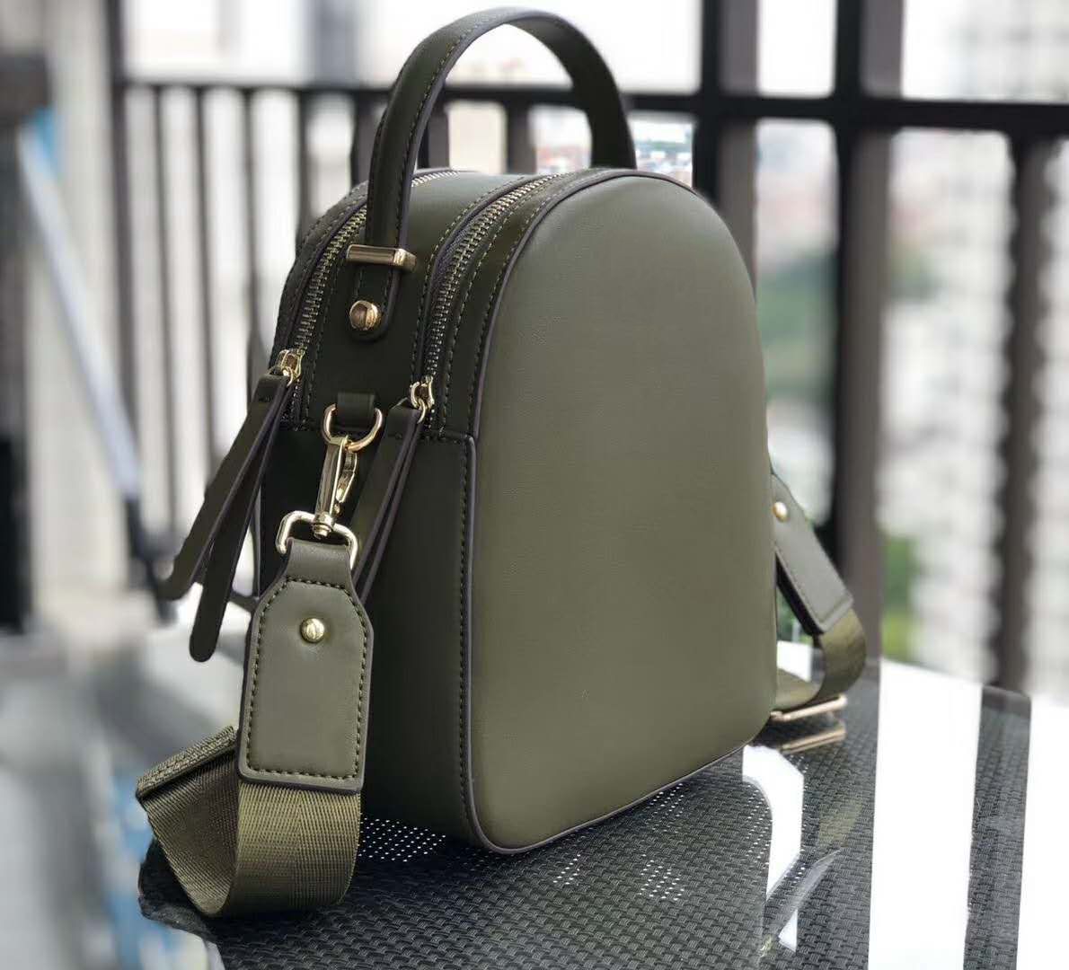 Mochila de grife feminina Clearance