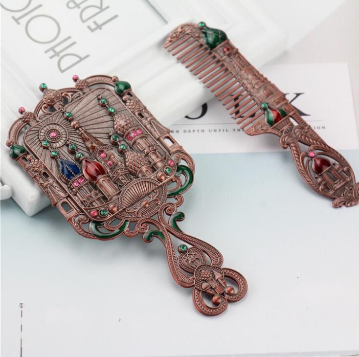 Satin Al Dhl Hand Held Ayna Vintage El Makyaj Aynasi Desen Dekoratif El Metal Makyaj Ayna Tarak Seti En Iyi Hediye Ny Tl59 05 Tr Dhgate Com