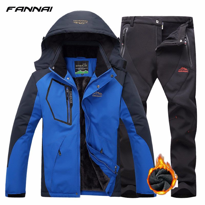 hiking tracksuit