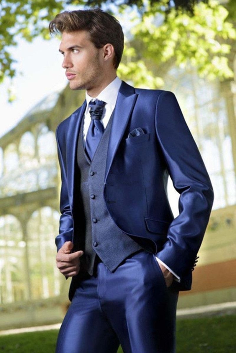 Compra Traje Hecho A Medida Homme Nuevo Azul Brillante Trajes Para Hombre 3  Piezas Recién Llegados Esmoquin Para Hombres Fiesta Esmoquin Boda Hombres  Traje Barato | Entrega Rápida Y Calidad | DHgate