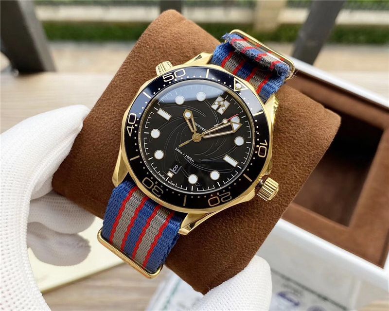 Men Sports Wristwatch Mens Professional 300m Black Dial Watch Hollow Back Automatic Watches For Men With Rubber Nylon Leather Strap Watch Shopping Best Deals On Watches From Shenzhen2020 0 46 Dhgate Com