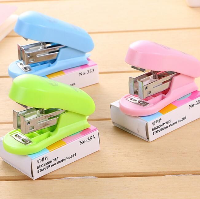 2020 Cute Mini Staplers With Staples Set Small Portable Plastic