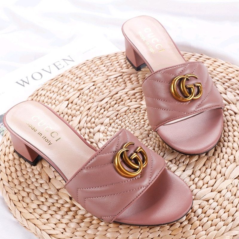 fashionable womens slippers