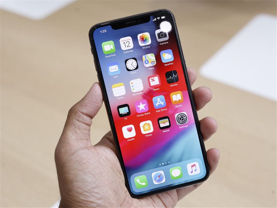 Iphone самых. Айфон 2020 года выпуска. Какой айфон лучше взять. Какой айфон самый красивый. Какие хорошие телефоны с большой памятью айфон